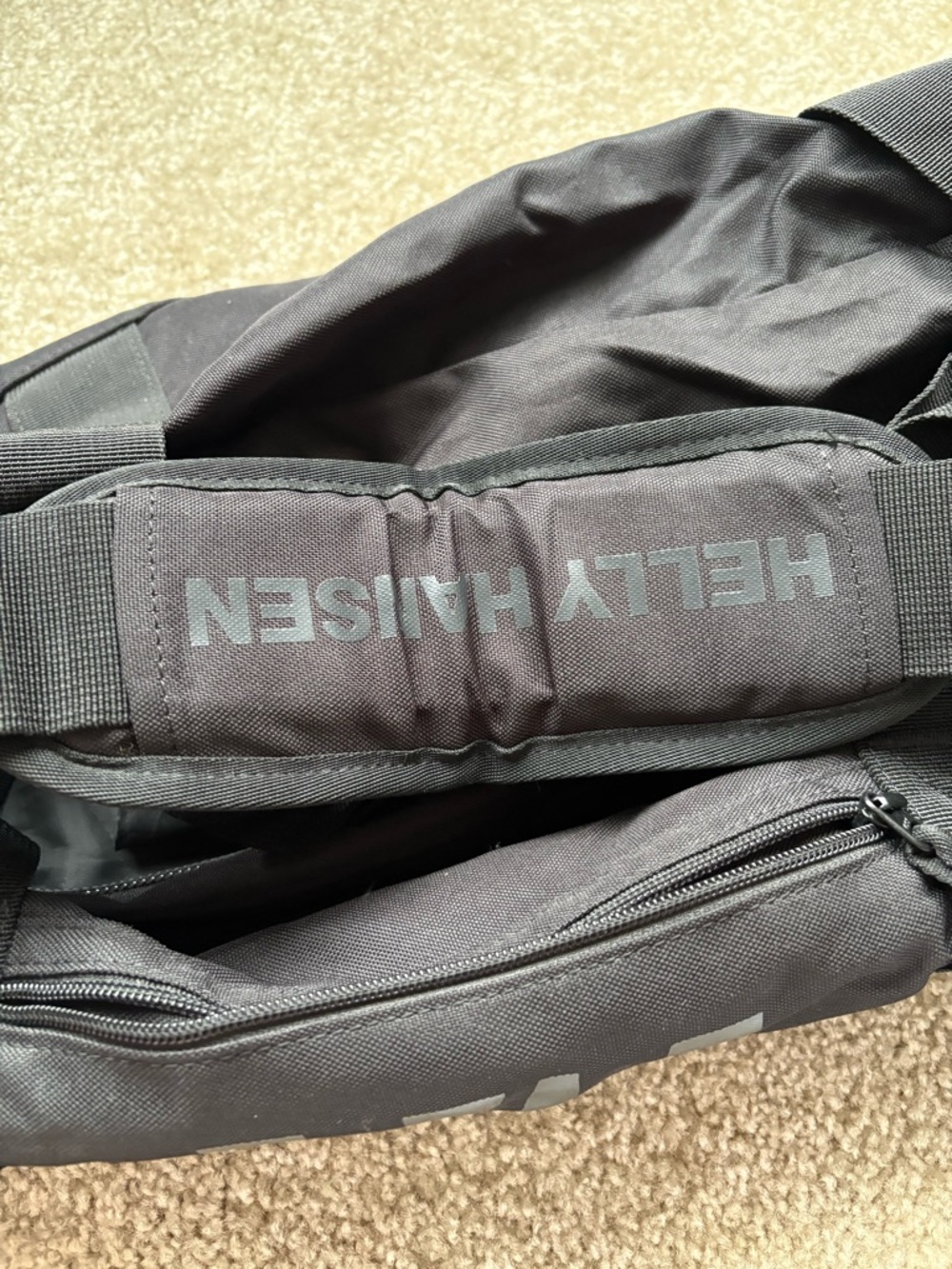 Helly Hansen Small Black Duffel Bag - Gym Bag - Picture 4 of 4